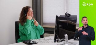Sinds 10 jaar hebben doven en slechthorenden de kans om met KPN Teletolk te bellen in gebarentaal. Dat zijn jaarlijks 30.000 gesprekken.