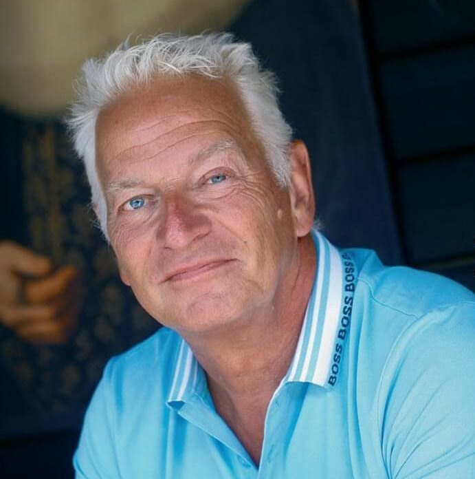 Nog té vaak is het gemeentelijke KCC het onderschoven kindje. Maar de klant is van ons allemaal, ook de backoffice. Jan Roelof geeft zijn mening.
